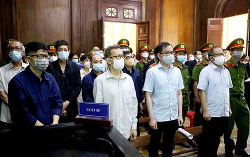 Cựu Phó Bí thư Thường trực Thành ủy TPHCM hầu tòa