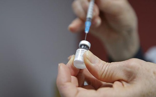 Tiêm mũi vaccine Covid-19 tăng cường giảm thiểu nguy cơ bệnh trở nặng và tử vong