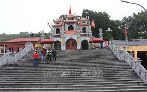 Mở cửa trở lại từ chiều 9/2, mỗi lượt vào lễ Đền Bà Chúa Kho không quá 30 người