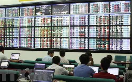 Chứng khoán ngày 25/4: Hơn một nửa rổ VN30 nằm sàn, VN-Index mất hơn 68 điểm