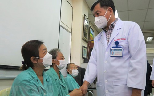 Dịch Covid-19: Bộ Y tế yêu cầu tìm nguyên nhân bệnh hoại tử xương hàm