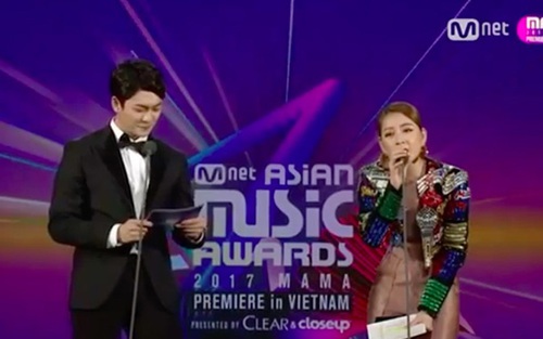 Dân mạng tranh luận khi Chi Pu bị la ó tại Lễ trao giải MAMA 2017