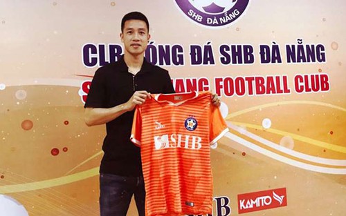 VIDEO: Huy Hùng cập bến SHB Đà Nẵng, Quốc Phương trở về Thanh Hóa