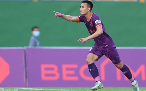 Siêu phẩm của Văn Vũ hạ gục Đông Á Thanh Hóa