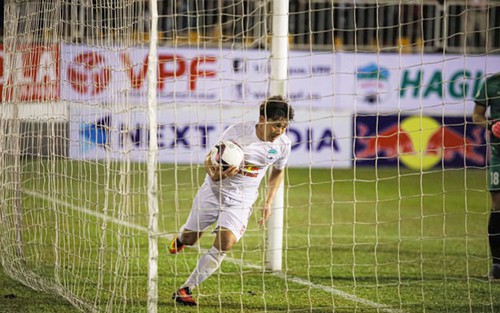 Video bàn thắng HAGL 2-1 SLNA: Chiến thắng đầu tay