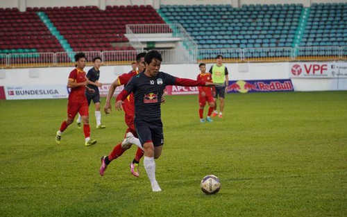 Bản tin V-League 11/3: Công Phượng đã ghi bàn dưới thời Kiatisak