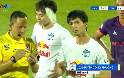 Công Phượng may mắn không bị phạt nguội