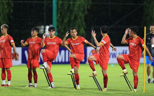 U22 Việt Nam hứng khởi tập luyện