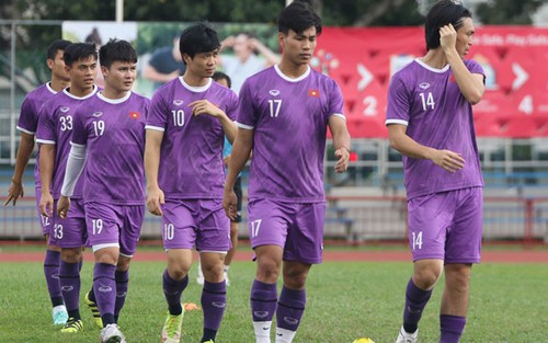 Nhật ký AFF Cup 23/12: Báo Thái gọi HLV Park Hang Seo là 'Bố già'