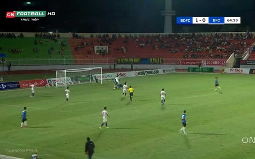 Video bàn thắng Bình Định 4-1 Bình Dương: Văn Lâm ra mắt