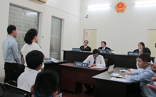 Phúc thẩm vụ án Ngọc Trinh kiện Nhà hát kịch TP.HCM: Chưa có kết quả