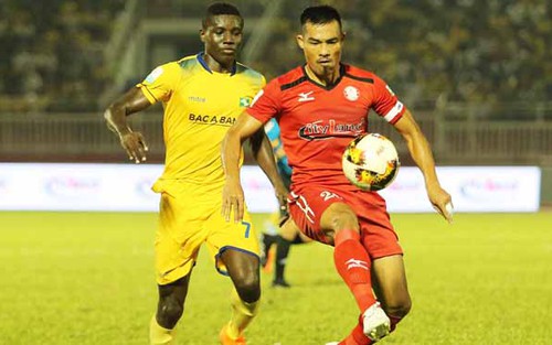 Đội bóng Công Vinh thua SLNA vì đòn 'dĩ độc trị độc'