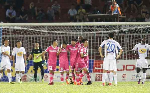 Cầu thủ HAGL dao động trước tin bầu Đức tính bỏ V-League