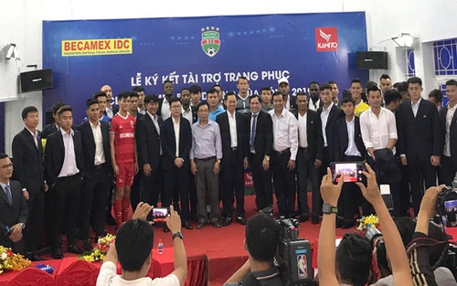 Đội của Anh Đức, Tiến Linh đón thêm hàng tỷ đồng tài trợ