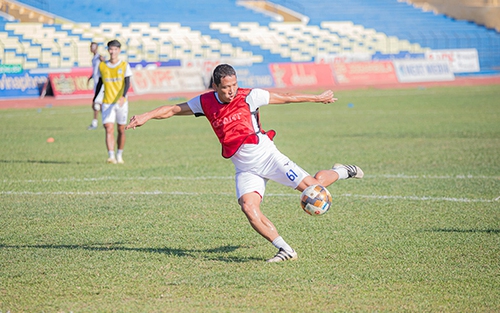 Anh Đức chìm, nổi cùng HAGL
