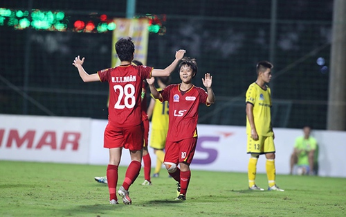 Huỳnh Như bứt phá cùng TPHCM 1