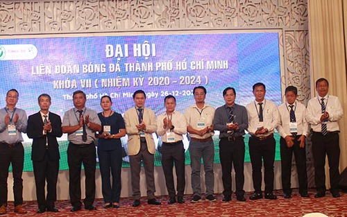 Bầu Tú chi thêm 20 tỷ đồng cho bóng đá TP.HCM