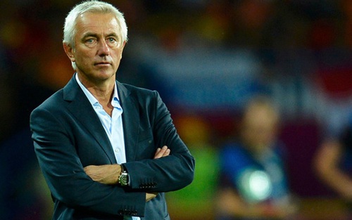 Thái Lan mừng sau khi UAE thuê lại HLV á quân World Cup