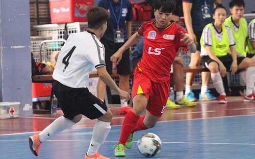 Tưng bừng khai hội futsal nữ TPHCM