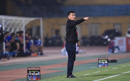 Lý do HLV Phan Thanh Hùng rời B.Bình Dương