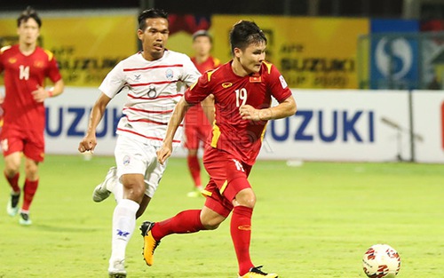 Việt Nam vs Thái Lan: Quang Hải che mờ 'Messi Thái'