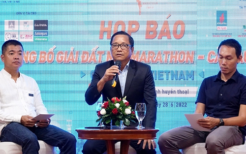 Chạy Marathon ở điểm cuối đất nước