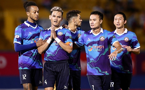 Tiến Linh vắng mặt, Tấn Tài lập kỷ lục ghi bàn