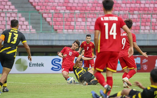 U19 Việt Nam nhận bài học đắt giá
