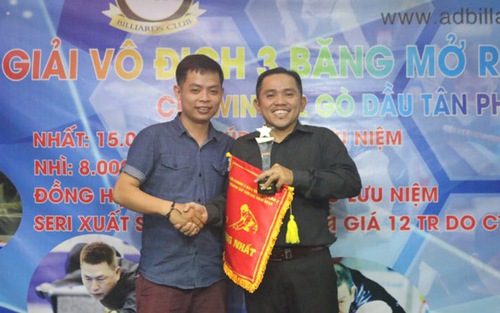 Cơ thủ hàng đầu thua sốc ở giải billiards đẳng cấp