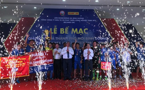 Bình Hòa Tân Phước Khánh bảo vệ thành công chức vô địch giải phong trào lớn nhất miền Nam
