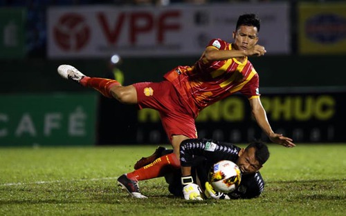 'Sao U20 Việt Nam' giúp B.Bình Dương dẫn đầu V-League 2018