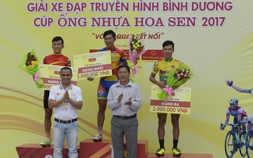 Quốc Cường thâu tóm Áo vàng và Áo xanh giải xe đạp BTV Cúp Ống Nhựa Hoa Sen 2017