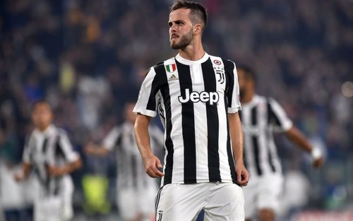 Pjanic: Người thừa kế xứng đáng của Pirlo