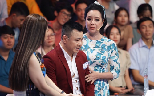 'Ký ức vui vẻ': Tự Long xúc động nói về quá khứ không ở nhiều với bố mẹ