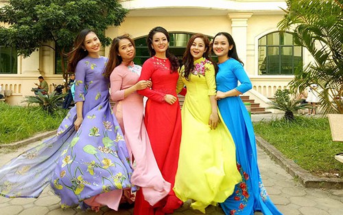 Ngày Nhà giáo Việt Nam: Sao mai Tân Nhàn ra mắt 2 MV