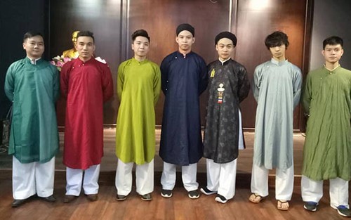 Không tôn vinh áo dài nam thì thật có lỗi!