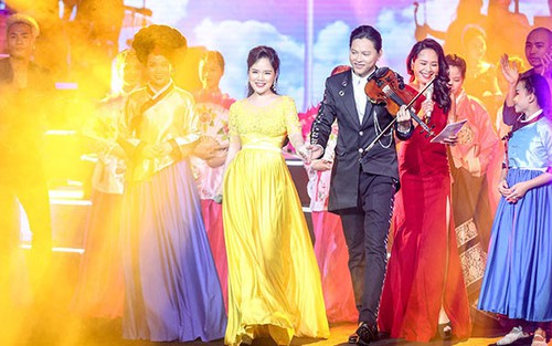 Vợ chồng nghệ sĩ Anh Tú - Việt Dung: Tết là sum vầy! Tết là để trở về!