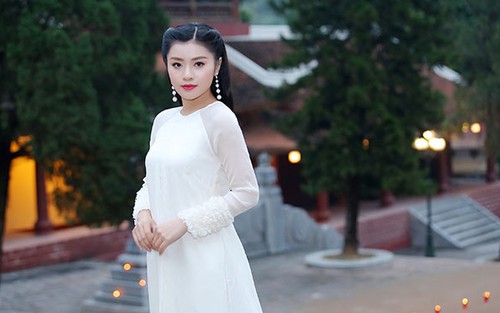 Xúc động xem MV nhạc Phật của 'Sao Mai' Thu Hằng