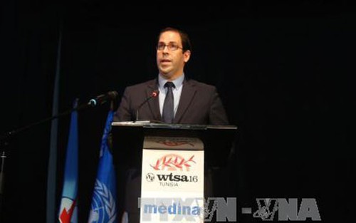 Thủ tướng Tunisia sa thải Bộ trưởng Nội vụ sau vụ đắm tàu chở người di cư