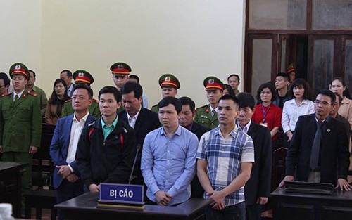 Bác sĩ Hoàng Công Lương bị tuyên án 42 tháng tù, nguyên giám đốc Trương Quý Dương bị tuyên 30 tháng tù
