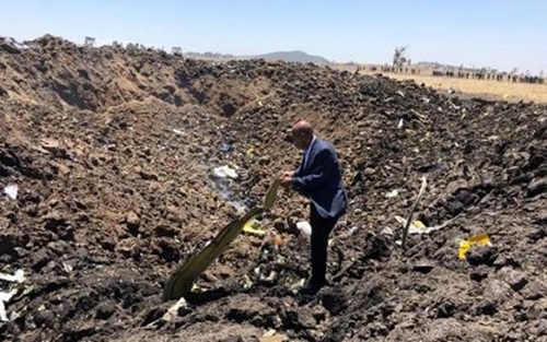 CẬP NHẬT Vụ rơi máy bay Ethiopia: Lo ngại độ an toàn của máy bay chủ chốt của Boeing