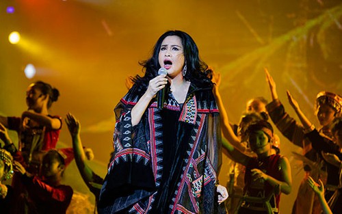 Thanh Lam đằm thắm, Tùng Dương dữ dội, Uyên Linh bay bổng trong 'VTV True Concert 2019'