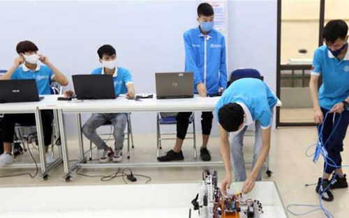 Dịch Covid-19: Nhiều tỉnh cho học sinh quay lại trường học tập trung từ ngày 1/3/2021