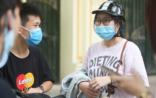 Đề tham khảo thi tốt nghiệp THPT 2021: Học sinh 'dễ thở' với Toán - Ngữ văn