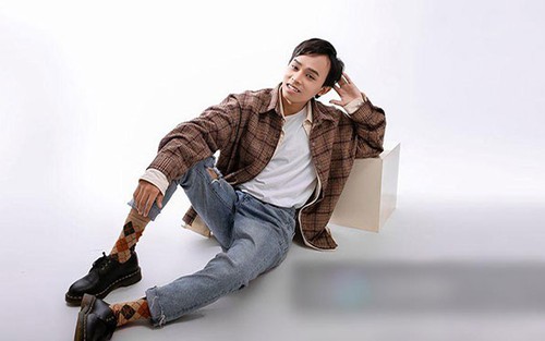 Hồ Văn Cường tái xuất sành điệu, đã có 'bến đỗ' mới?