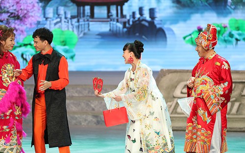 Bà xã của NSND Công Lý: 'Anh Lý khóc khi thấy đưa tin đang tập Táo quân'
