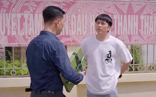'Lối về miền hoa': Thanh bị bạn trai đòi quà sau khi chia tay