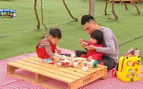 Khắc Việt và 2 con sinh đôi tham gia hot show 'Mẹ vắng nhà Ba là siêu nhân'