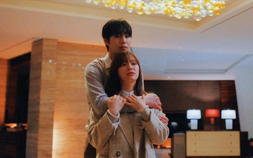 'Hẹn hò chốn công sở': Happy ending cho Ha Ri và Tea Moo