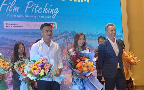 Tác giả 'Trường học Ma Mút': Ngân Zeta được chọn qua Mỹ học làm phim